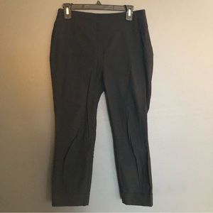 Pull-On Capris - Size Medium - Like New - New York & Company (Black)